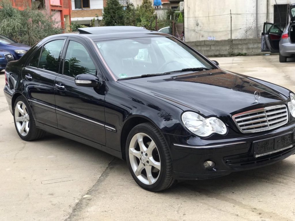 Renting a car in Albania